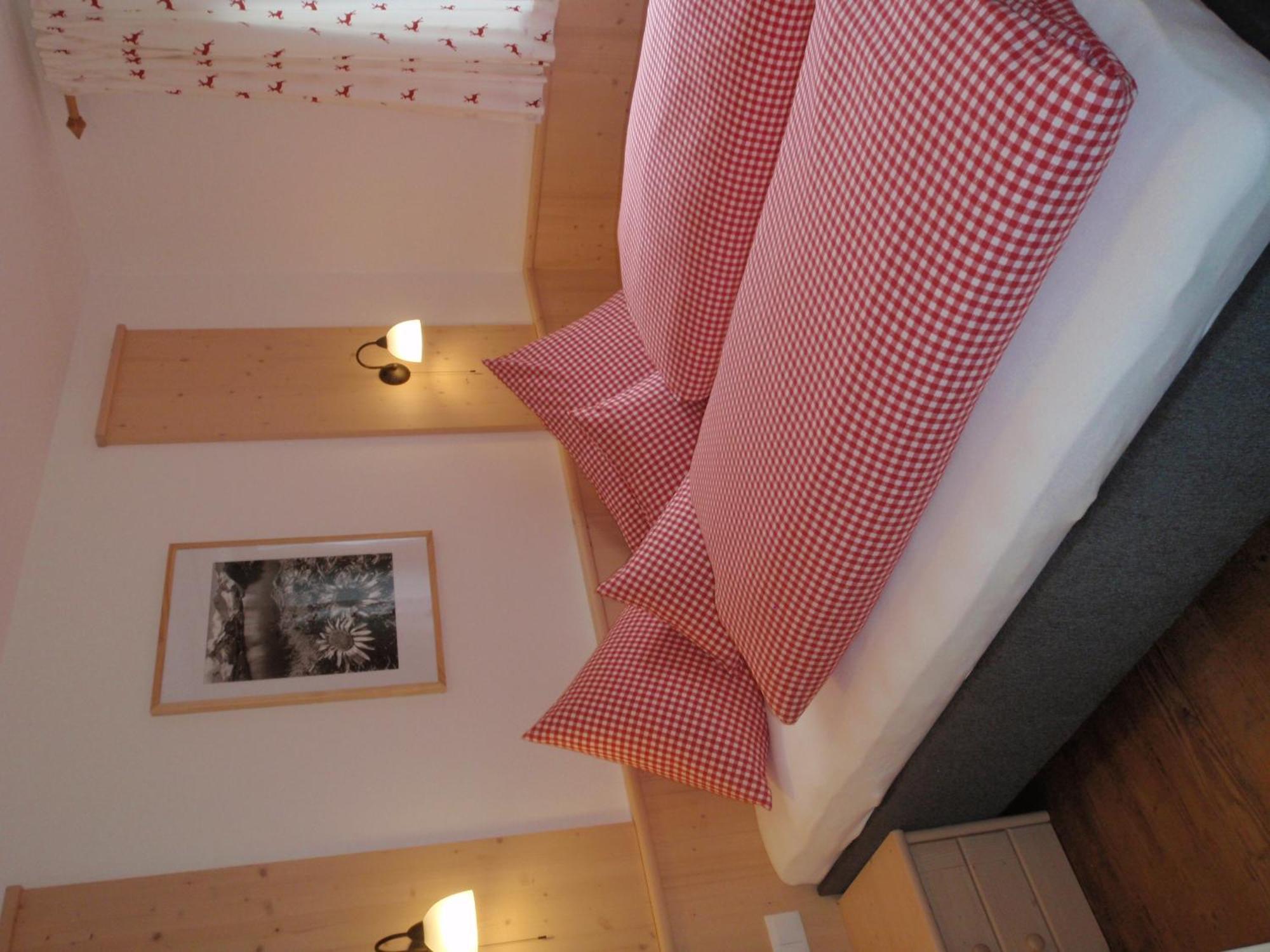 Landhaus Alpenjaeger Hainzenberg Quarto foto