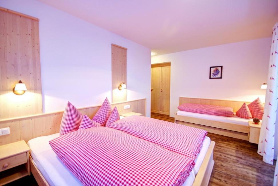 Landhaus Alpenjaeger Hainzenberg Quarto foto