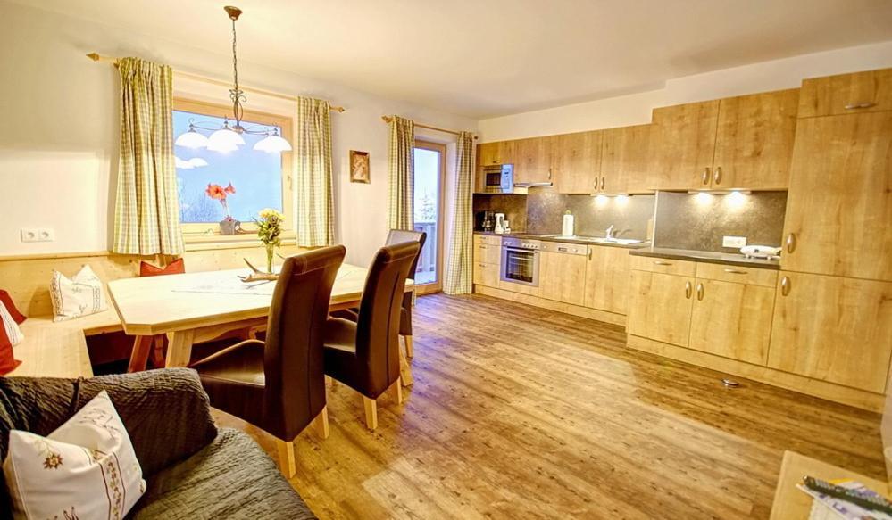 Landhaus Alpenjaeger Hainzenberg Quarto foto